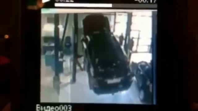 ? Случаи на подъемниках в автосервисах, Юмор | Надежное оборудование для автосервиса