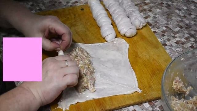 вкуснейшие колбаски/Разве можно удержатся/чтобы не слопать ее всю/Колбаски в куриной шкурке/