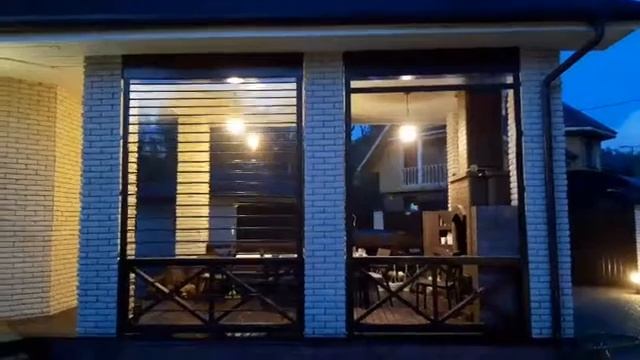 Прозрачные рольставни для веранды загородного дома | Alumdevelop смотреть онлайн