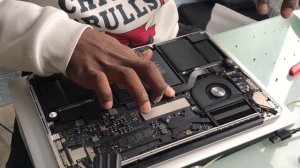 How to Replace 13 inch 2015 Macbook Pro A1502 Speakers