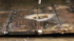 Почему прилипают электроды ? Хочу плавно поджигать - а не вот это вот всё )