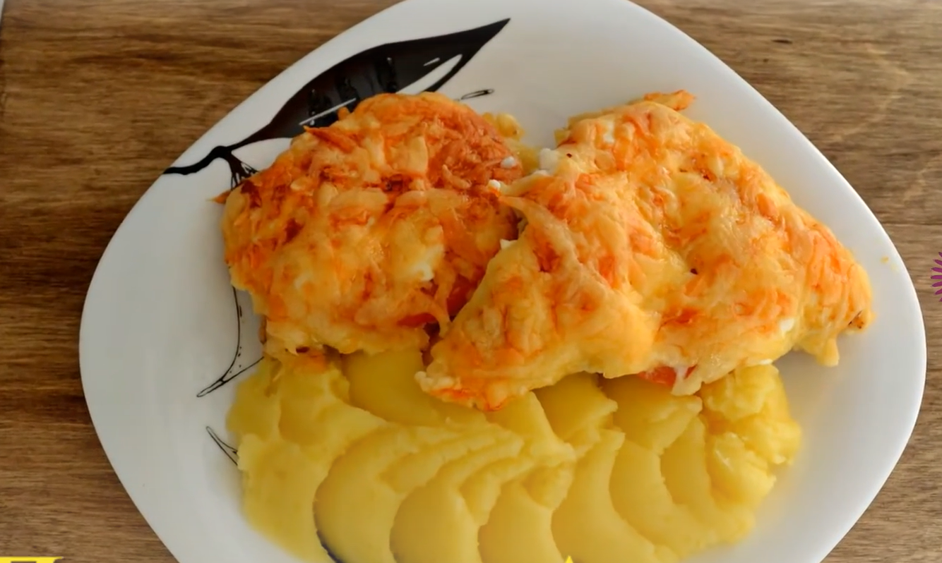 Рецепт мяса в духовке. Мясо с сыром в духовке. Мясо по французски.