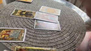 Стоит ли сейчас менять работу? Совет Таро