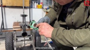 Шкипер 9.8 с электростартером | эмульсия в редукторе спустя 20 м запуска в бочке | разбор редуктора