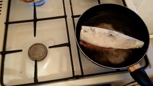 СКУМБРИЯ ЖАРЕНАЯ целиком.Готовлю ужын за 25 минут.