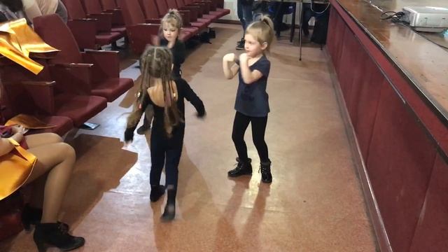 Театр. Разминка? смотреть онлайн