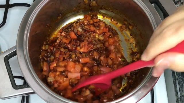PASTIRMALI KURU FASULYE NASIL YAPILIR - PASTIRMALI KURU FASULYE TARİFİ - PASTIRMALI TARİFLER