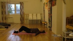 Змейка, упражнение для выравнивания позвоночника и гармонизации работы внутренних органов.