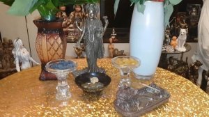 ОБРАЩЕНИЕ К ШРИ-ЛАКШМИ МАТА . для всех . ИНГА ХОСРОЕВА . ВЕДЬМИНА ИЗБА ?