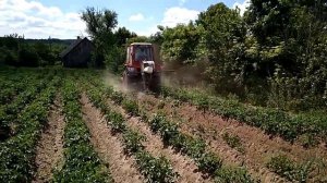 Т-25 и самодельный опрыскиватель