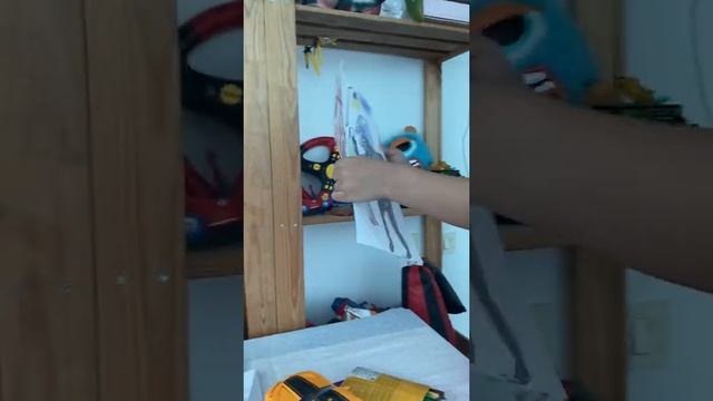 Амре рисует Венома Kid paints Venom смотреть онлайн