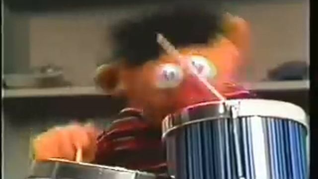 Classic Sesame Street - Ernie and Bert play the drums смотреть онлайн
