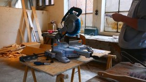 Makita LS1018LN - Unboxing and first cuts - Makita chop saw