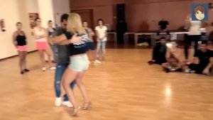 Шикарная мелодия!!! Падает Снег!!! KorgStyle