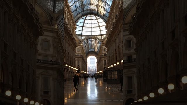 #Shorts #Milan #Italy Milano Walking Tour, Galleria Vittorio Emanuele II | City Sound