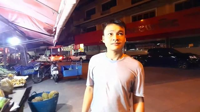 В БАРАХ ДЕВУШКИ СКУЧАЮТ ИМ ТУРИСТОВ НЕ ХВАТАЕТ ))) ПАТТАЙЯ ! смотреть онлайн