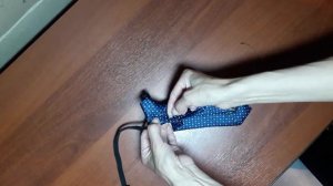 Как легко и просто собрать галстук с резинкой . Немножко помогала мама ?