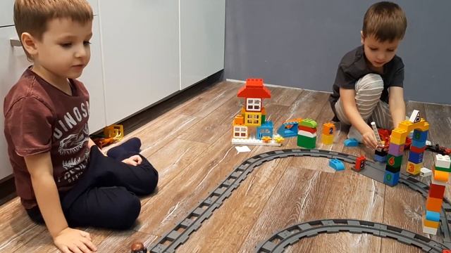 Лего дупло поезд Lego Duplo train смотреть онлайн