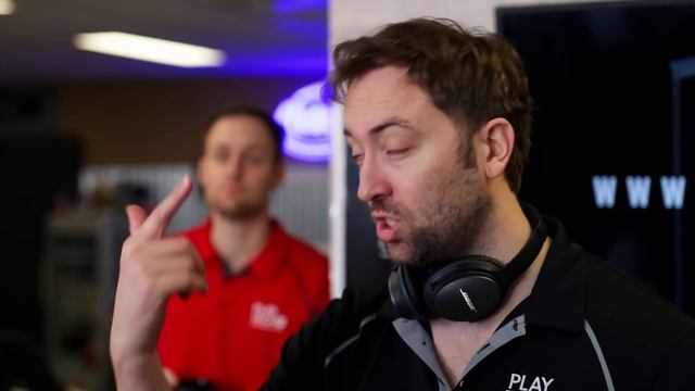 ПРОДАТЬ НАУШНИКИ С ШУМОПОДАВЛЕНИЕМ ИДИОТУ - BORED на Русском смотреть онлайн