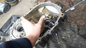 Замена сцепления и коробки на мазде 626 GD