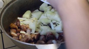 бигус (бигос) со свининой и копченой грудинкой