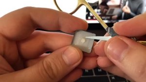 ЗАЛИПАЕТ КЛАВИША Apple MacBook Pro клавиатура бабочка! Что делать? Решаем проблему двойного нажатия