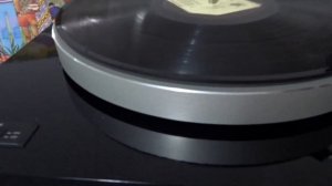 Sansui SR-222 MkIV Audiophile Turntable Demonstration Playing Joan Armatrading - My Family