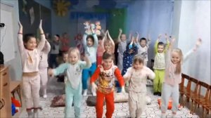 Танец с подушками