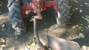 Вспашка земли мотоблоком МТЗ 09Н , "белорусский автопилот" \  Motorcycles and life