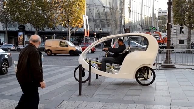 Интересный транспорт в Париже смотреть онлайн