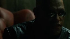 Матрица Нео делает выбор синяя или красная таблетка