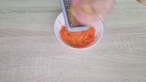 Рецепт из креветок с яйцом и овощами