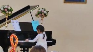 Азимова Фидан.1-й класс.Д.Тюрк.Маленькая рондо