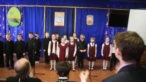 У дороги чибис исполняет хор 1 класса