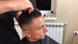 Как сделать плавный дымчатый переход в мужской стрижке, смотрим учимся