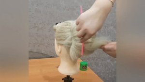 Быстрые и красивые прически / Прически с валиком