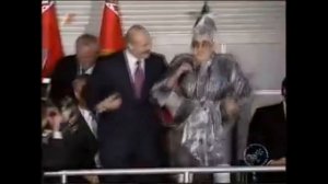 Лукашенко танцует HYPNODANCE с Сердючкой !!