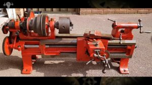 Токарный станок с необычным расположением каретки // Lathe with unusual positioning of the carriage