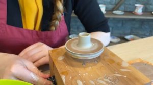 Принципы работы на настольном портативном гончарном круге "Горшеня"