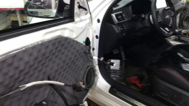 Шумка дверей - это не столько необходимость, сколько фундамент для улучшения звука в авто смотреть онлайн