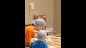 Кидбург девочки обязательно поработайте в Пекарне