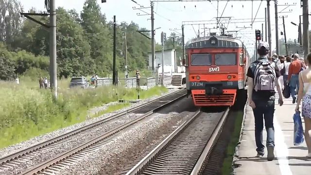 ЭТ2М-119 отправляется с платформы Михайловская смотреть онлайн