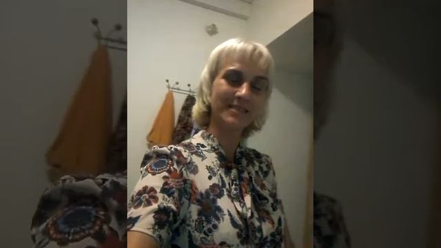 Есть комната у нас.Стихи из сборника.Читает Эстэр. смотреть онлайн