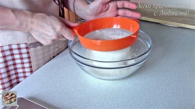 Постный пирог с вишней и шоколадным кремом. Нежный, пышный и очень вкусный. Легко приготовить! смотреть онлайн