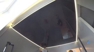 Парящий потолок.Черный профиль ПК6. Черный глянцевый потолок