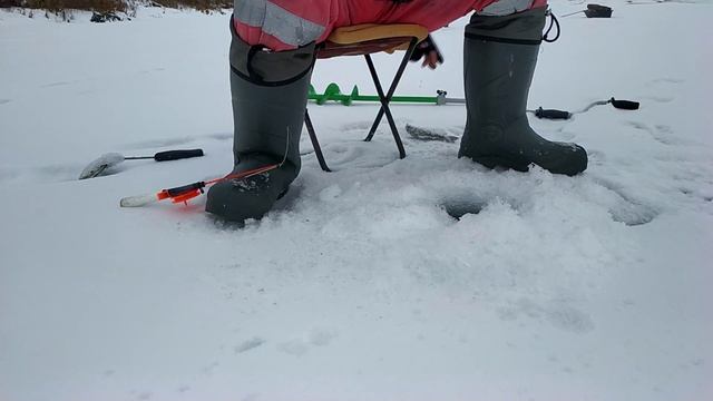 КАРАСЬ зимой ❌ Зимняя рыбалка возле Стерлитамака #16 смотреть онлайн