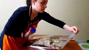 Упаковка вертикального букета в слюду