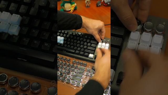 ДЕЛАЕМ ИЗ МЕХАНИКИ КОНФЕТКУ ВСЕГО ЗА 200 РУБЛЕЙ - КАСТОМНАЯ ИГРОВАЯ КЛАВИАТУРА в РЕТРО СТИЛЕ