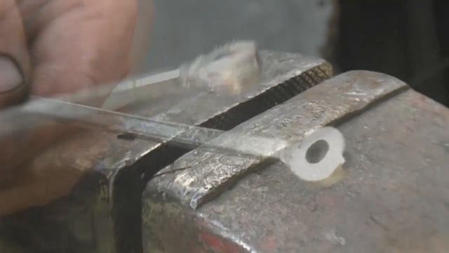 Как из старой отвёртки сделать нутромер в 0,01 мм ! смотреть онлайн