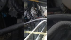 прокачка сцепления при помощи ручного насоса снизу вверх